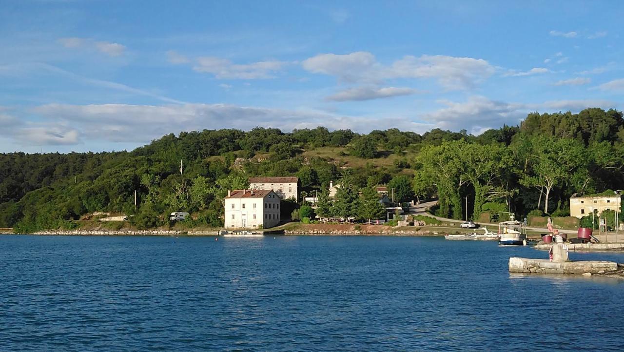 Apartman Dino Tar-Vabriga Buitenkant foto