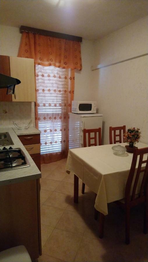 Apartman Dino Tar-Vabriga Buitenkant foto