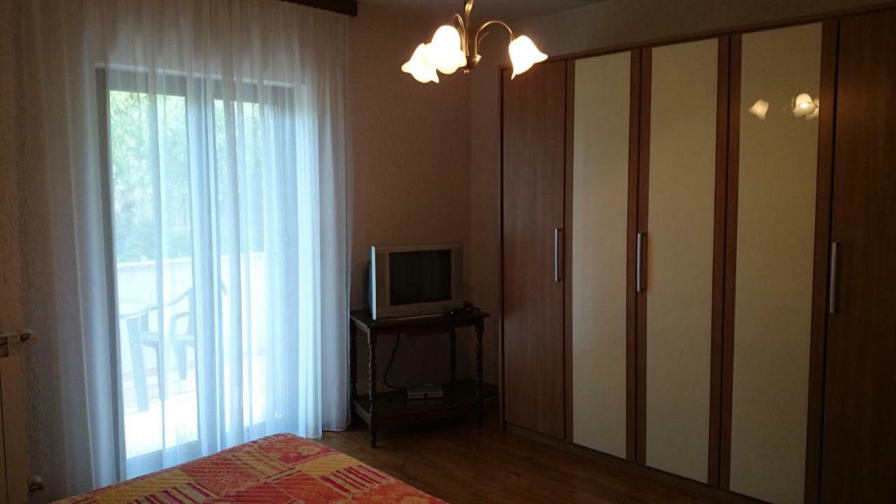 Apartman Dino Tar-Vabriga Buitenkant foto