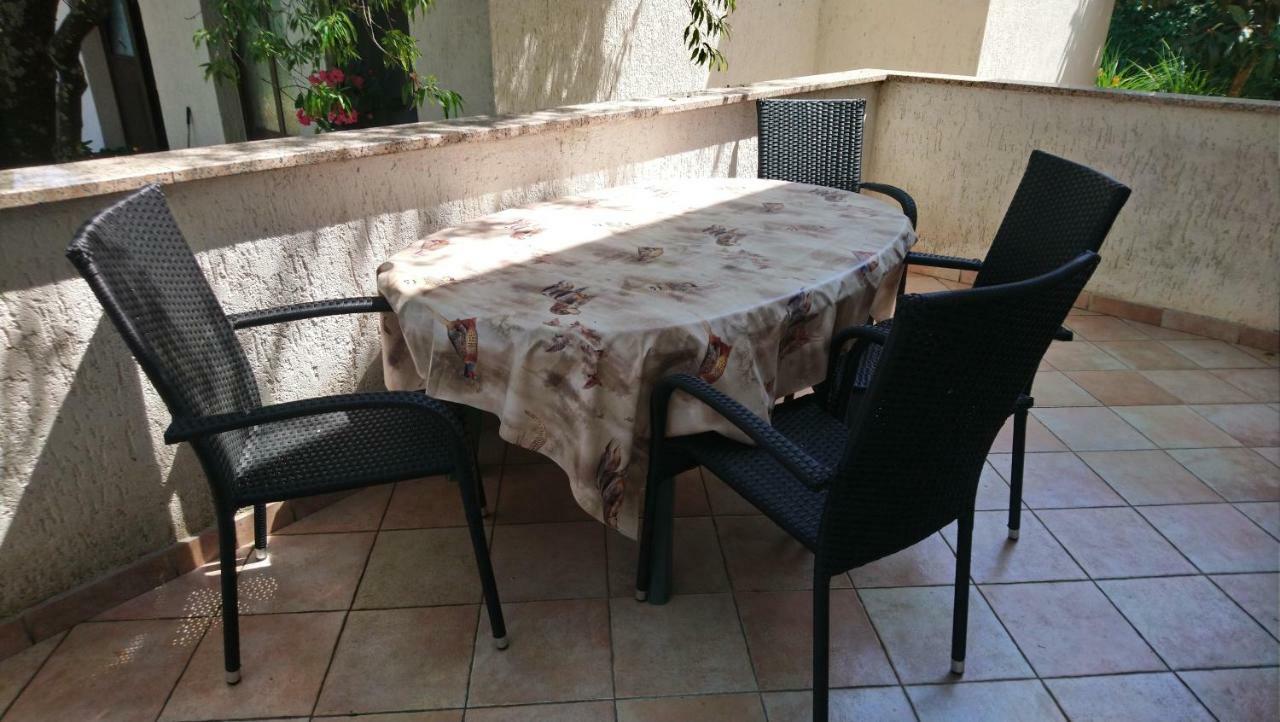 Apartman Dino Tar-Vabriga Buitenkant foto